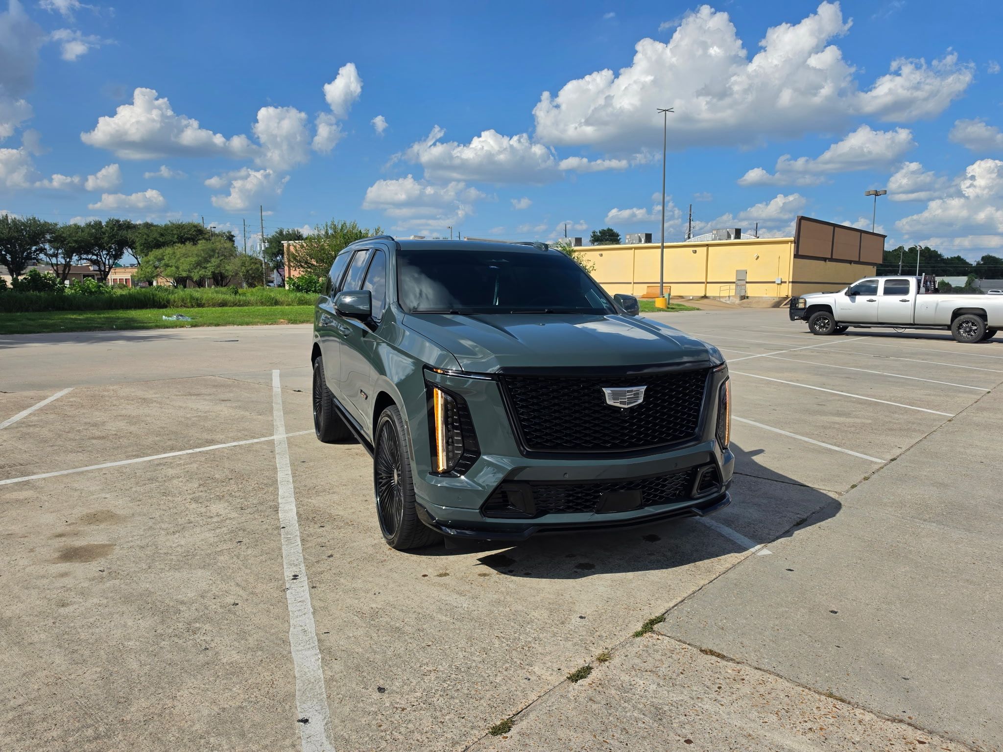 Used 2025 Cadillac Escalade V w/ LPO, ONYX Package AWD/4WD image 10