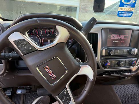 Used 2015 GMC Sierra 1500 SLT w/ SLT Preferred Package image 10