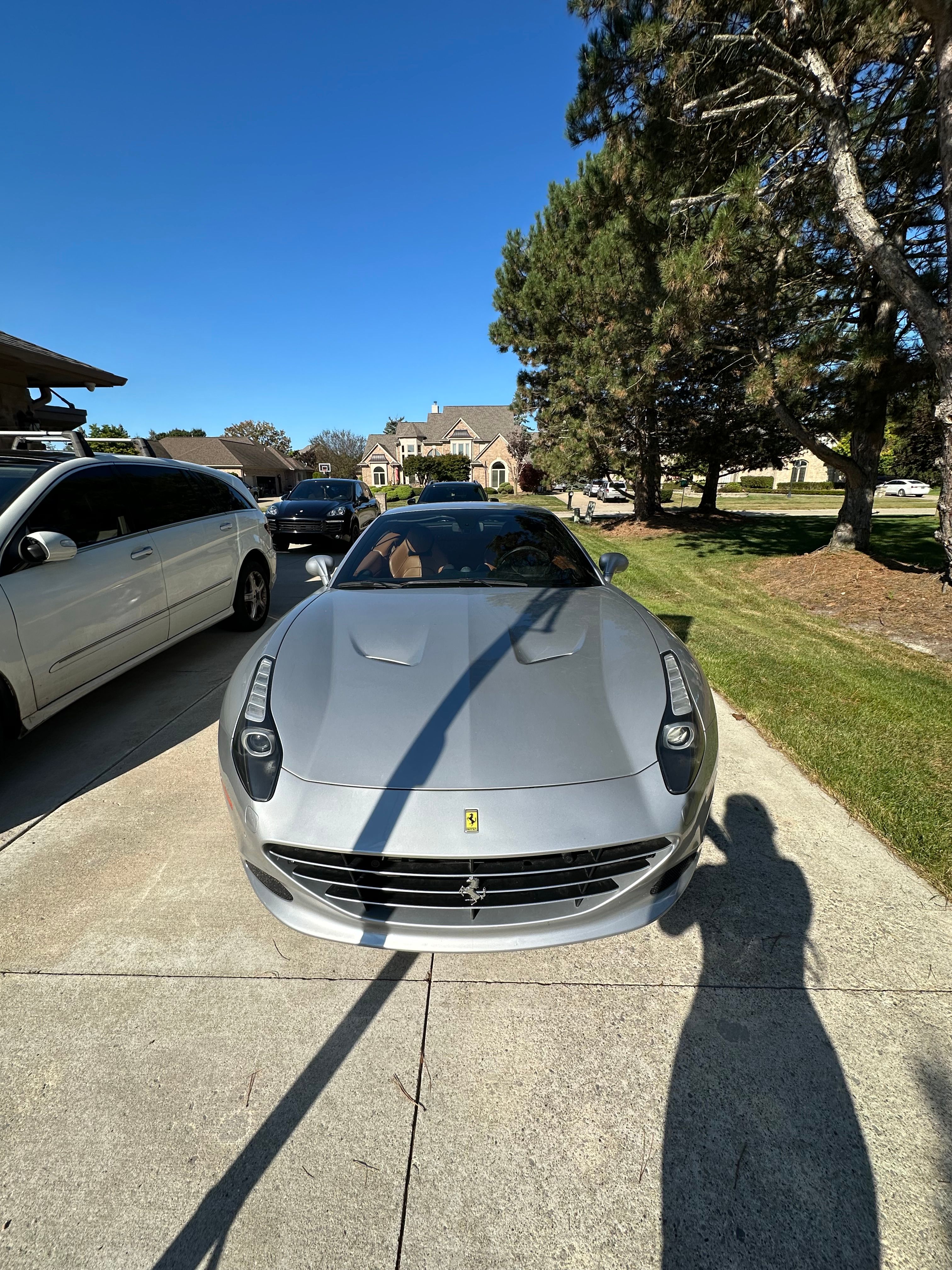 Used 2015 Ferrari California T RWD image 10