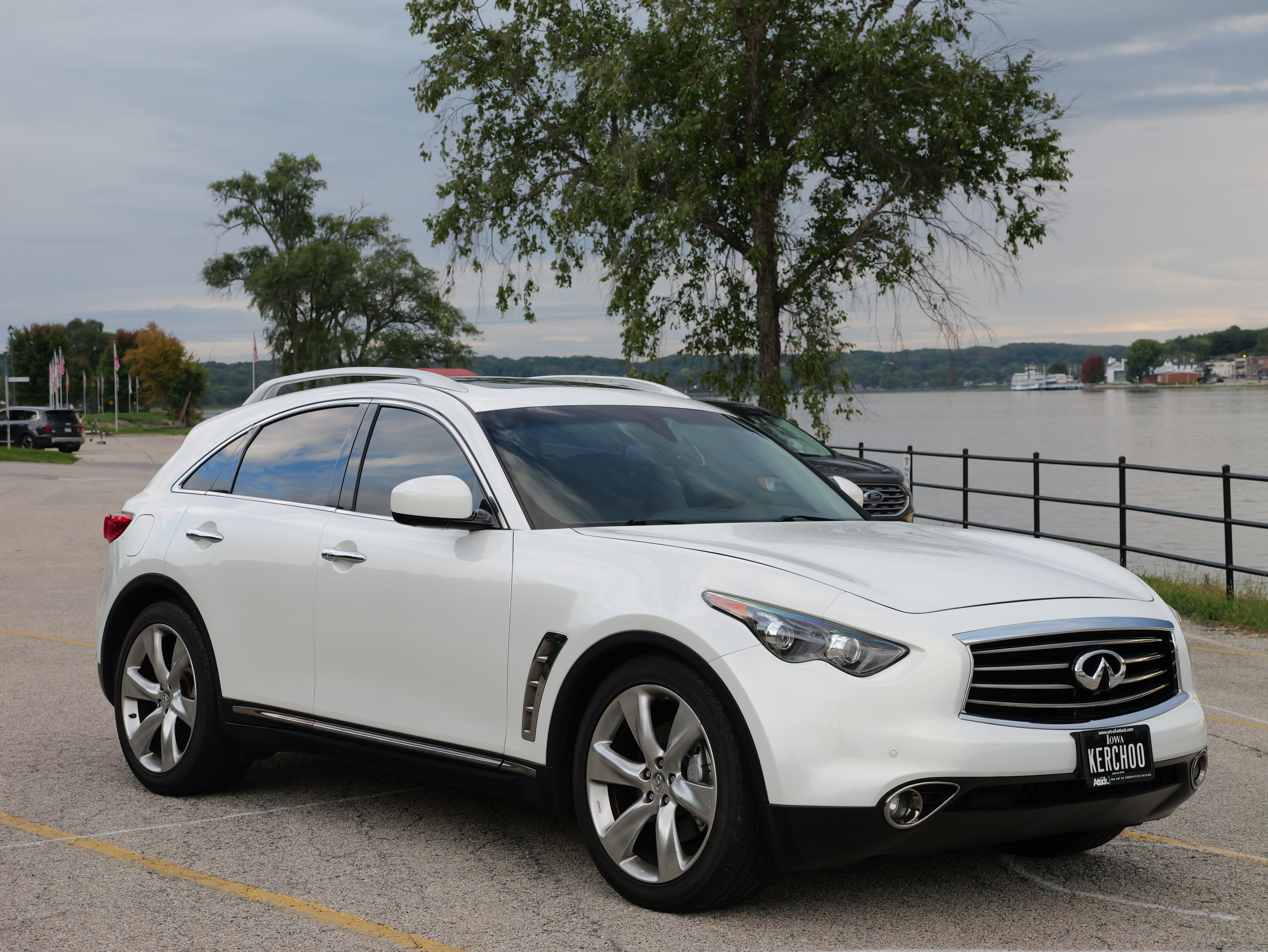 Used 2012 INFINITI FX50 AWD w/ Sport Pkg image 1