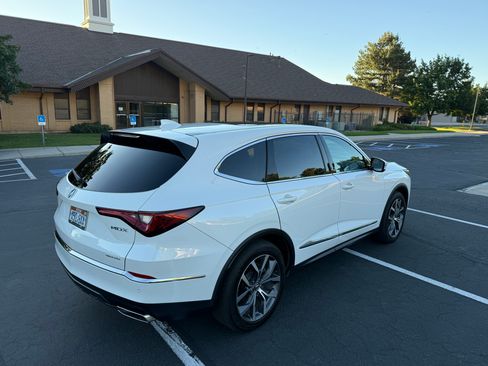 Used 2022 Acura MDX SH-AWD w/ Technology Package image 5