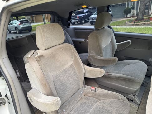 Used 2005 Toyota Sienna CE FWD image 25