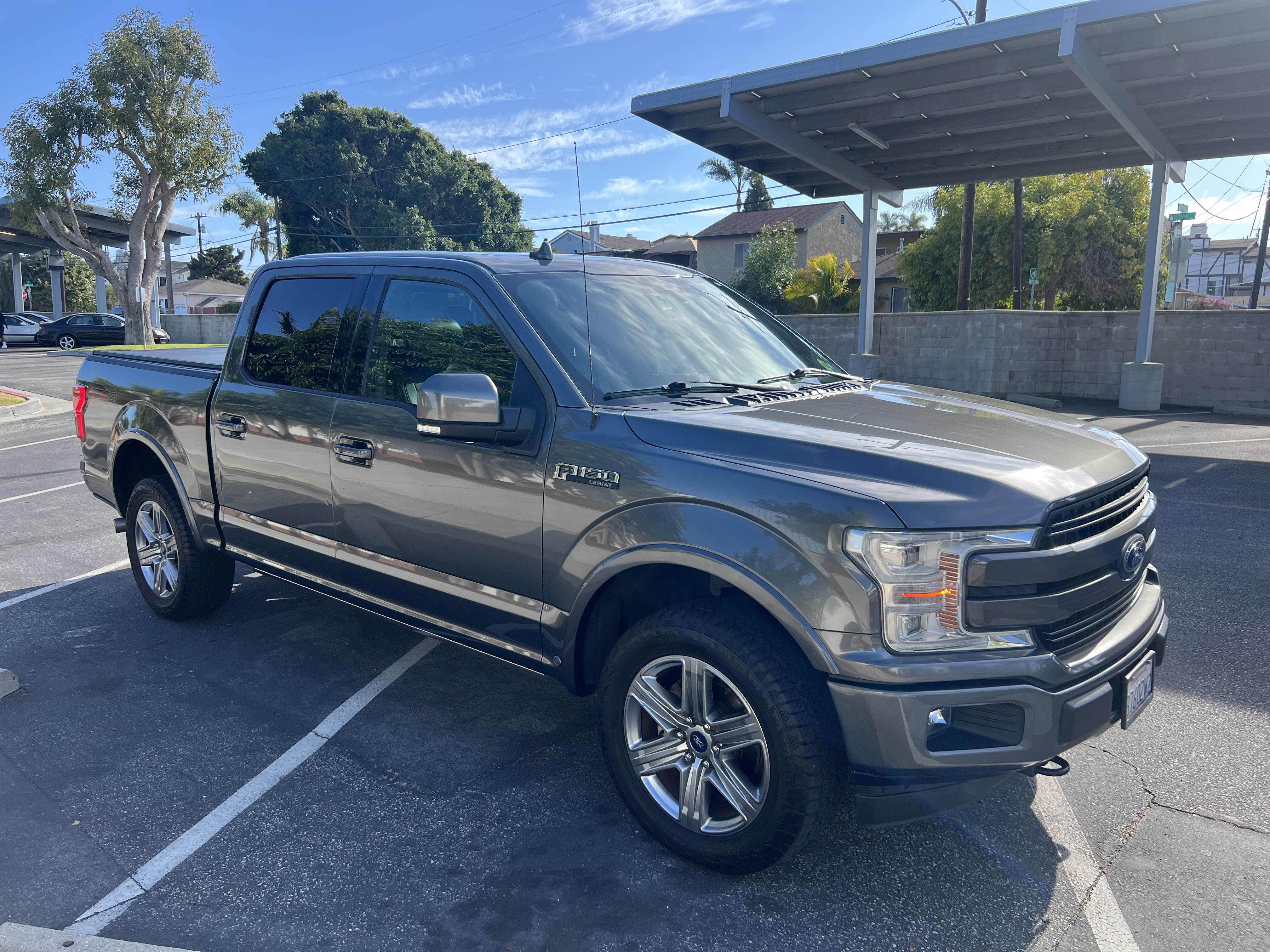 Used 2018 Ford F150 Lariat w/ Equipment Group 502A Luxury AWD/4WD image 1
