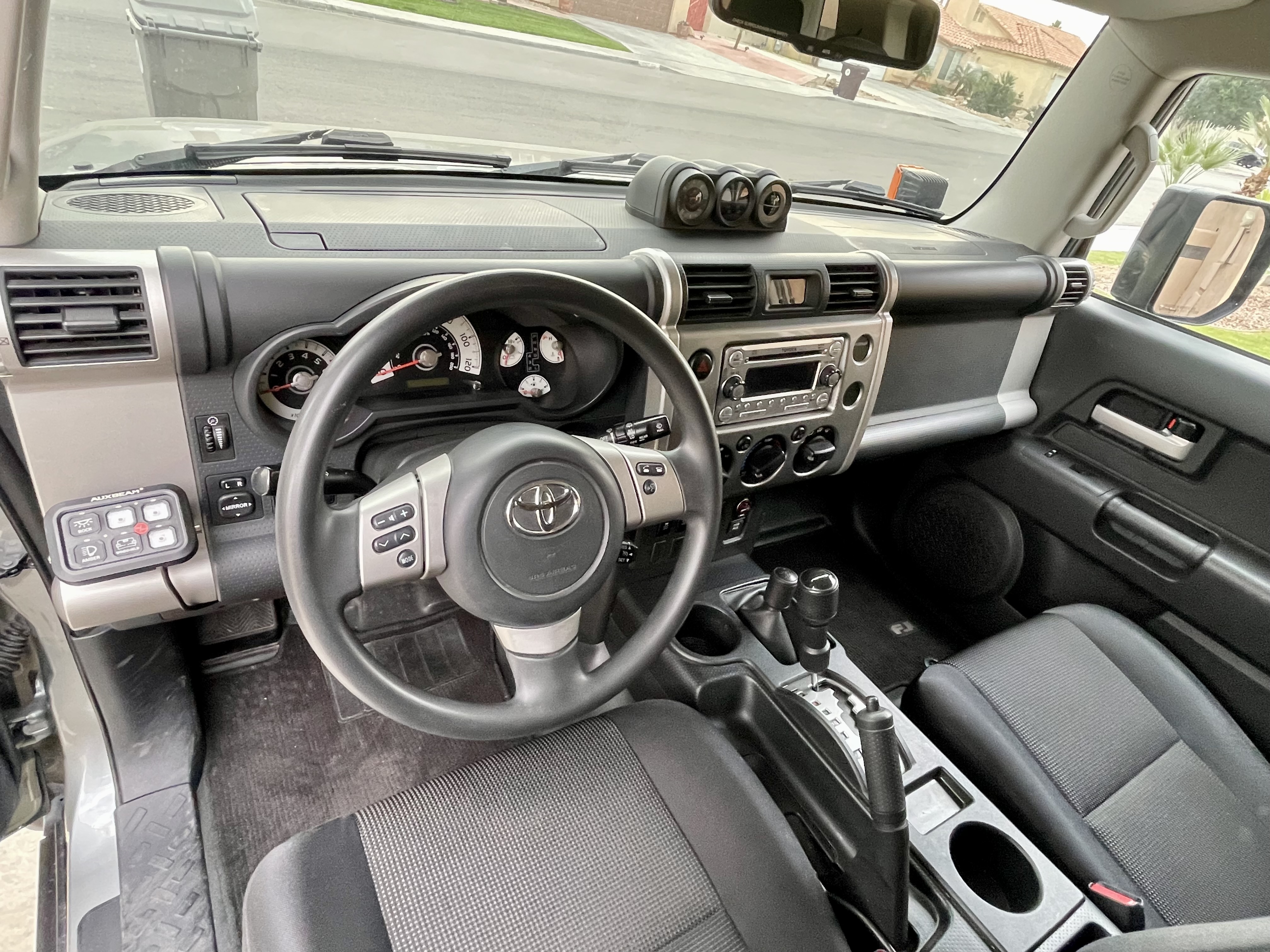 Used 2012 Toyota FJ Cruiser 4WD w/ Convenience Pkg image 21
