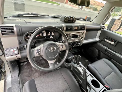 Used 2012 Toyota FJ Cruiser 4WD w/ Convenience Pkg image 22