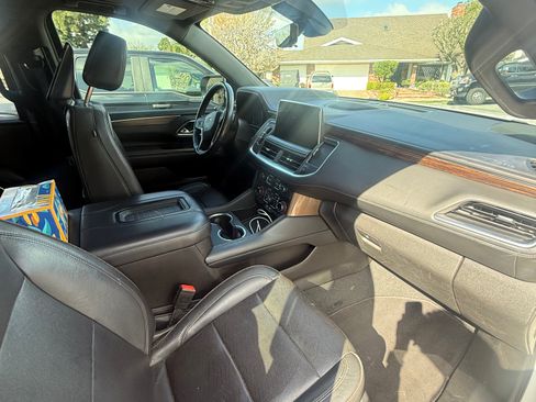 Used 2021 Chevrolet Suburban High Country w/ Premium Package image 6