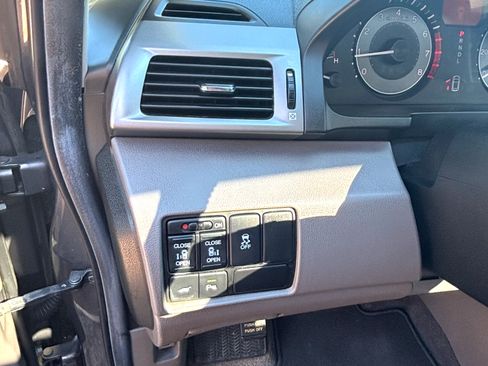 Used 2012 Honda Odyssey Touring image 17