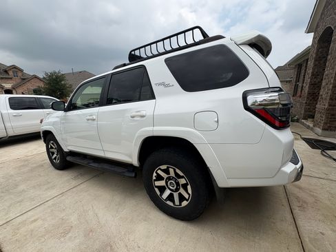 Used 2021 Toyota 4Runner TRD Off-Road Premium AWD/4WD image 2