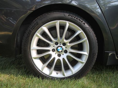 Used 2013 BMW 750Li xDrive AWD/4WD image 28