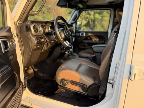 Used 2021 Jeep Gladiator Rubicon image 15