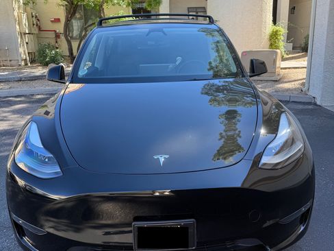 Used 2023 Tesla Model Y Long Range image 2