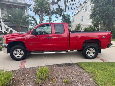 Used 2007 Chevrolet Silverado 2500 LT w/ 2LT Audio Package AWD/4WD image 1