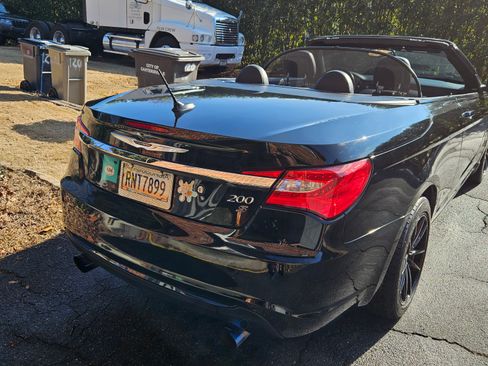 Used 2011 Chrysler 200 S image 8