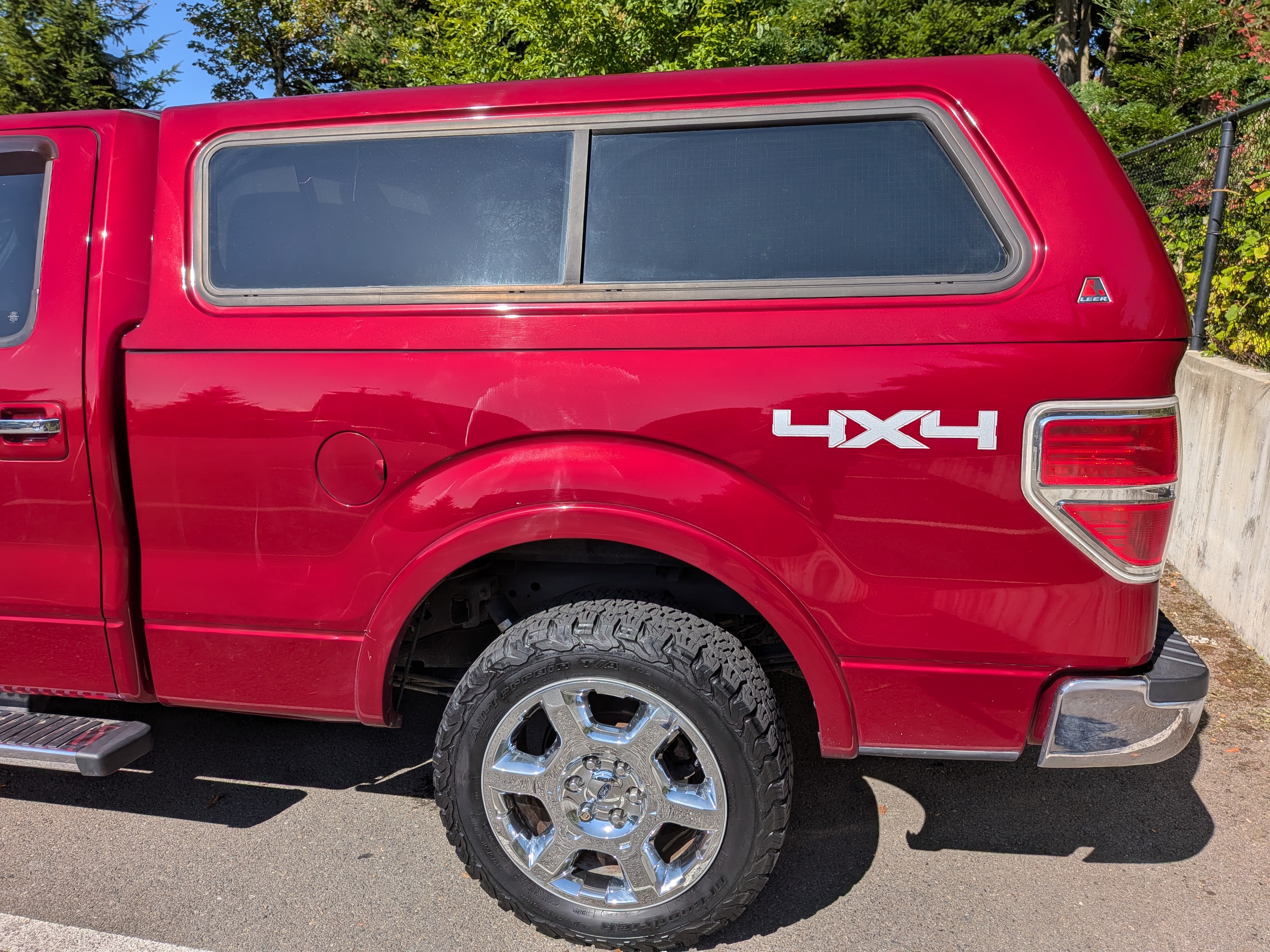 Used 2014 Ford F150 Lariat w/ Equipment Group 502A Luxury AWD/4WD image 8