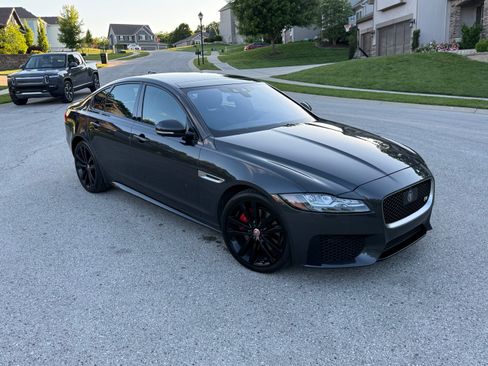 Used 2020 Jaguar XF S image 8