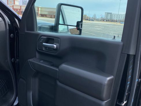 Used 2024 Chevrolet Silverado 2500 Custom w/ Custom Value Package image 21