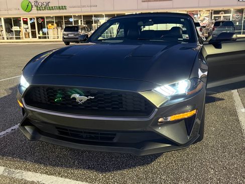 Used 2020 Ford Mustang Premium RWD image 8