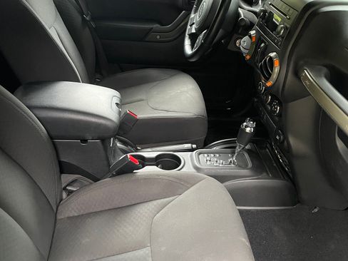 Used 2015 Jeep Wrangler Unlimited Sport w/ Quick Order Package 24S image 9