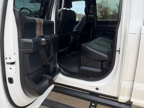 Used 2018 Ford F250 Lariat w/ Lariat Ultimate Package image 11