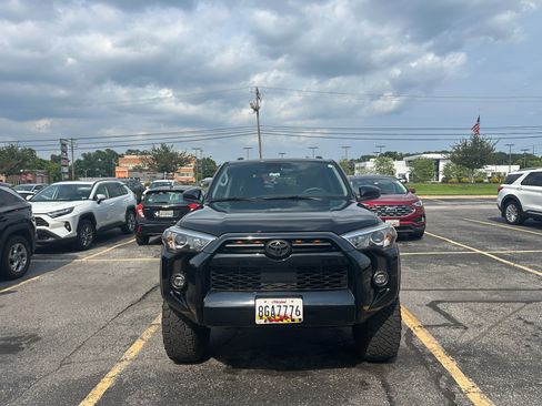Used 2023 Toyota 4Runner SR5 AWD/4WD image 19