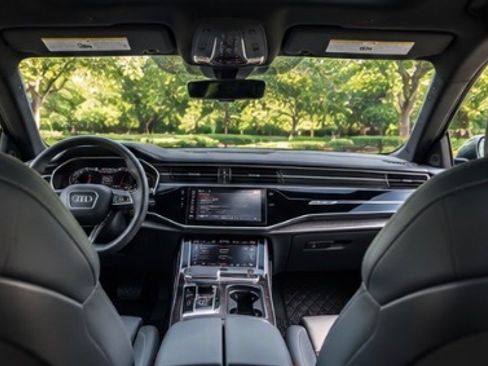 Used 2022 Audi SQ8 Prestige w/ Prestige Package AWD/4WD image 8