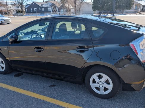 Used 2010 Toyota Prius Five image 1