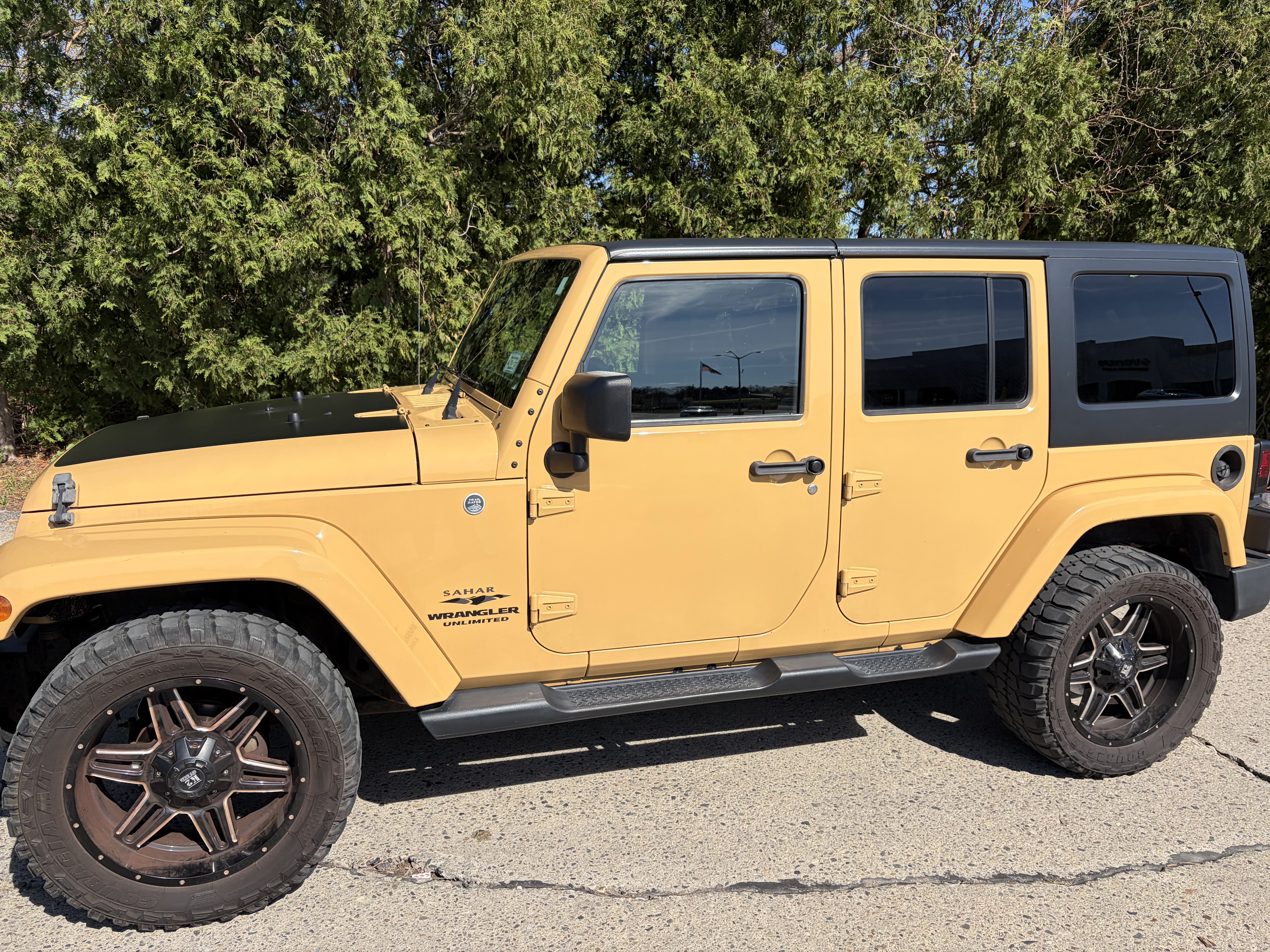 Used 2013 Jeep Wrangler Unlimited Sahara w/ Connectivity Group AWD/4WD image 5