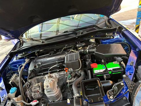 Used 2016 Honda Accord EX image 10