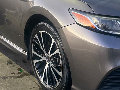 Used 2019 Toyota Camry SE image 15