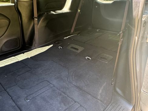 Used 2023 Chrysler Pacifica Touring-L w/ S Appearance Package image 14