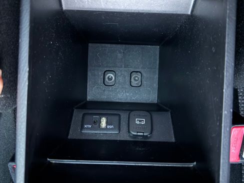 Used 2013 MAZDA MAZDA3 i Touring w/ Preferred Equipment Pkg image 18