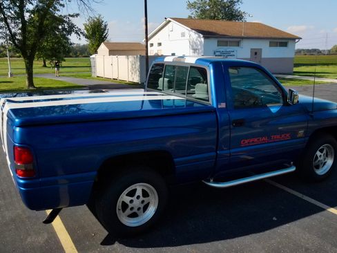 Used 1996 Dodge Ram 1500 Truck 2WD Regular Cab image 2