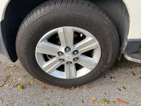 Used 2014 Chevrolet Traverse LT image 12