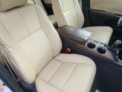 Used 2014 Toyota Avalon Limited image 13