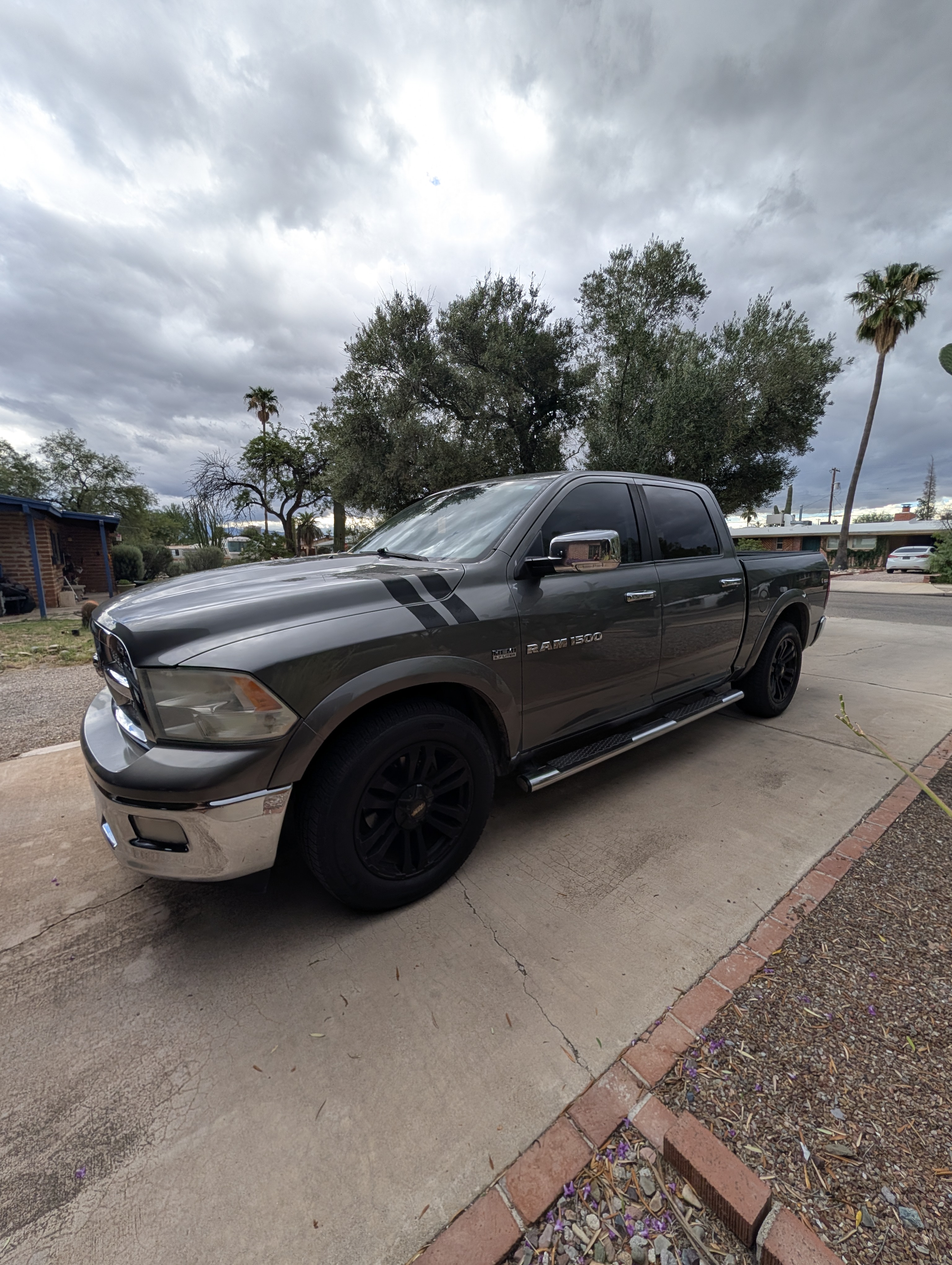 Used 2012 RAM 1500 Laramie RWD image 10