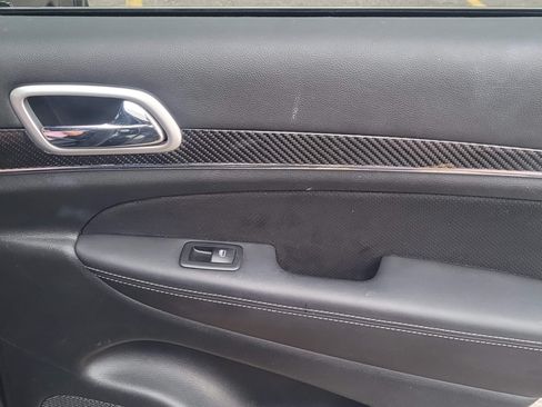 Used 2014 Jeep Grand Cherokee SRT image 10