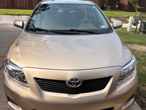 Used 2009 Toyota Corolla LE FWD image 4
