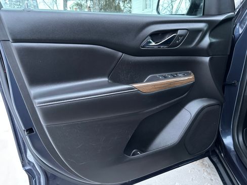 Used 2018 GMC Acadia SLE image 27