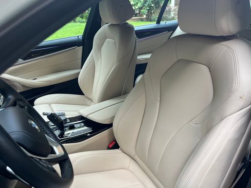 Used 2018 BMW 530i xDrive AWD/4WD image 16