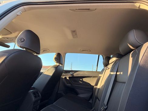 Used 2023 Volkswagen Tiguan SE image 23