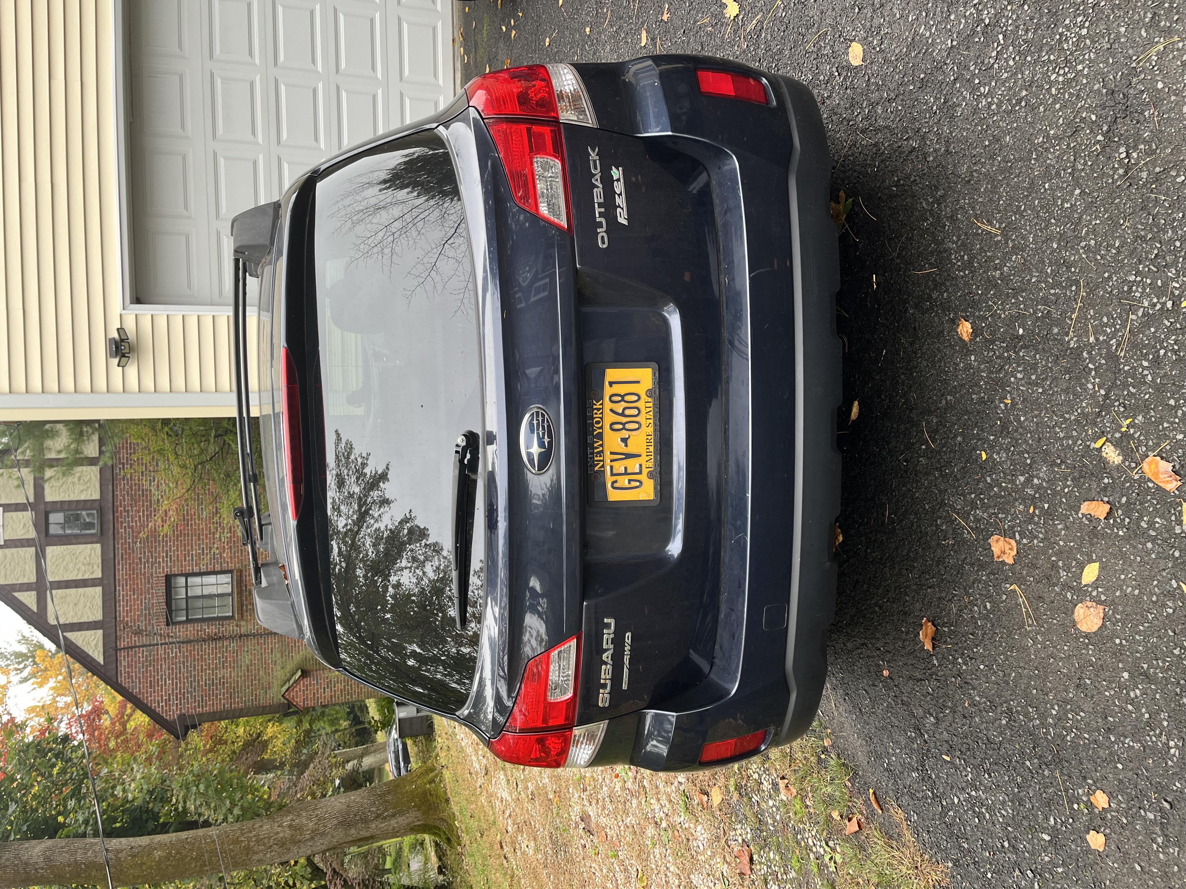 Used 2013 Subaru Outback 2.5i Premium AWD/4WD image 6