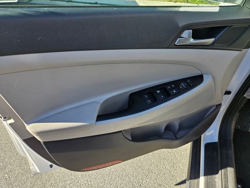 Used 2017 Hyundai Tucson SE image 13