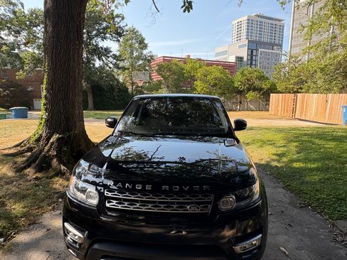 Used 2017 Land Rover Range Rover Sport HSE image 6