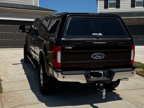 Used 2019 Ford F250 Lariat w/ Lariat Ultimate Package AWD/4WD image 6