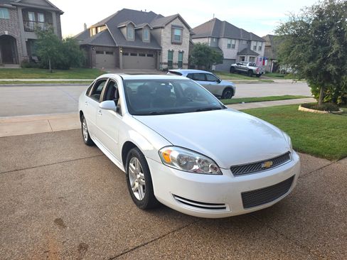 Used 2015 Chevrolet Impala LT w/ LT Sunroof Package FWD image 6