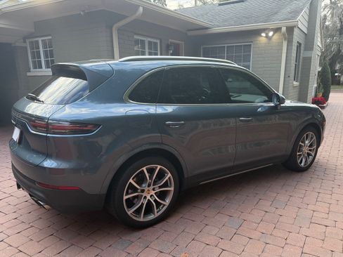 Used 2019 Porsche Cayenne S image 5