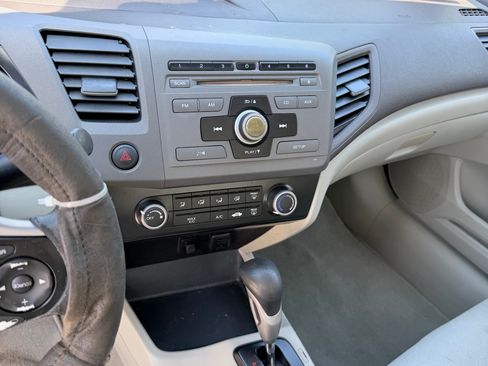 Used 2012 Honda Civic LX image 9