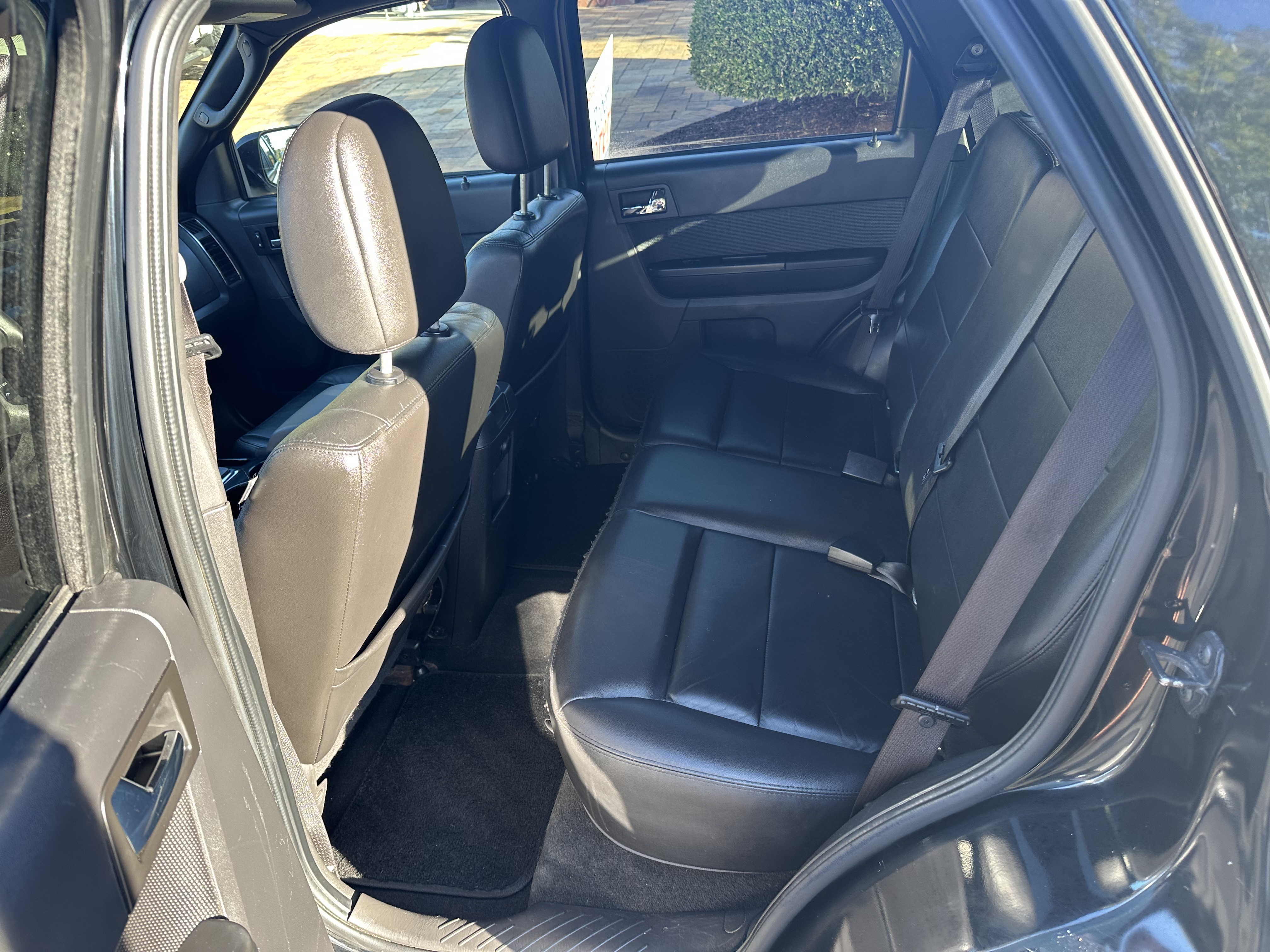 Used 2010 Ford Escape Limited FWD image 8