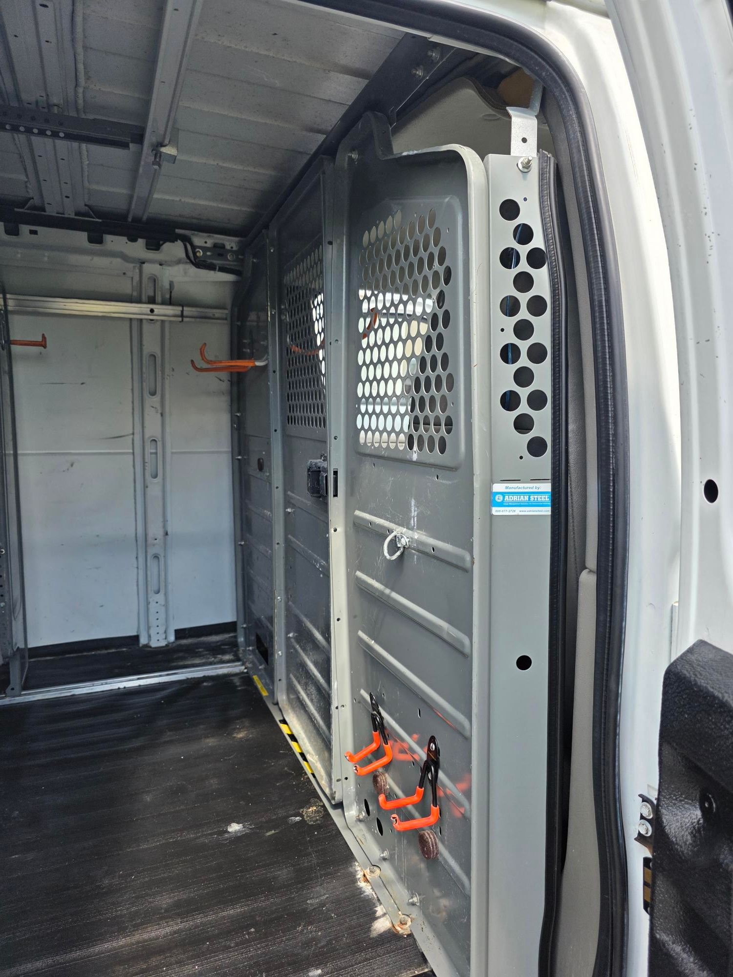 Used 2011 Chevrolet Express 2500 Extended RWD image 22