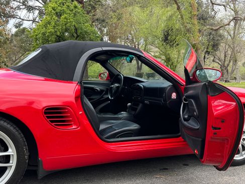 Used 2004 Porsche Boxster image 9